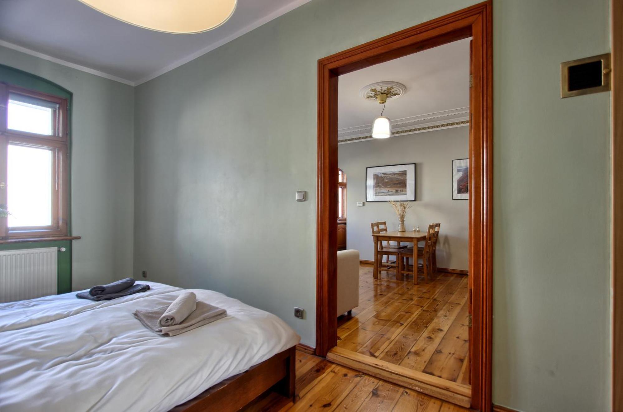 Jade Apartment